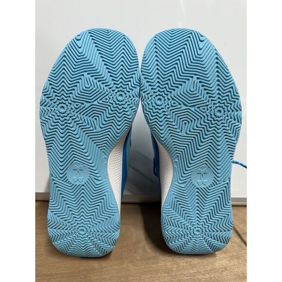 Athletic_Shoes